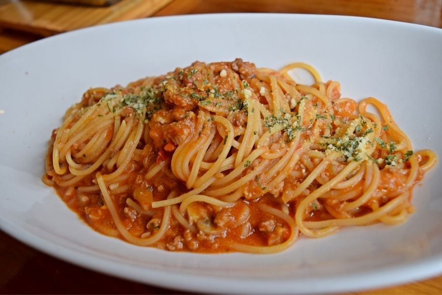 pasta and hot sauce