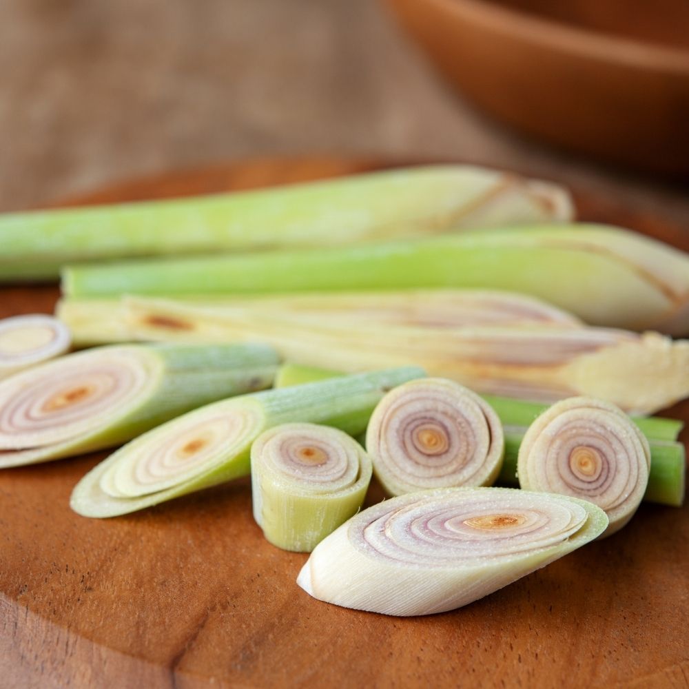 What Does Lemongrass Taste Like? Is It Anything Like Lemon? Foodiosity