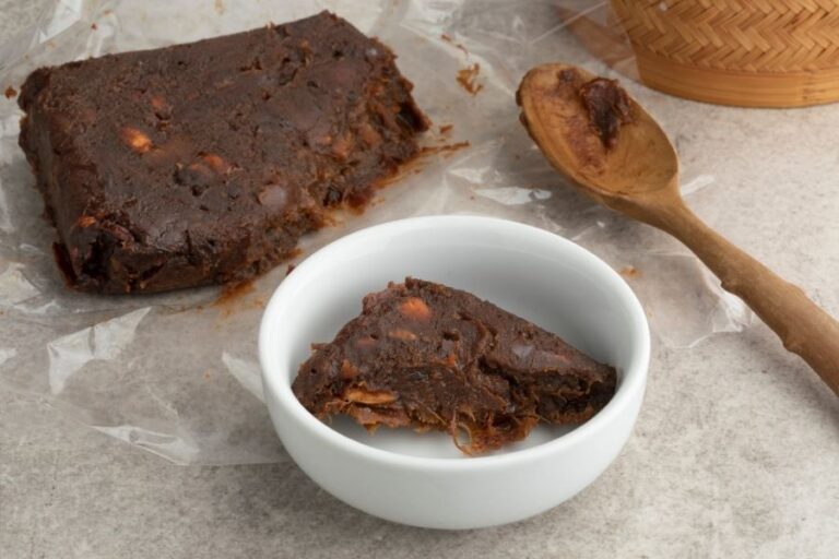 What Does Tamarind Taste Like ? Here's What We Know - Foodiosity