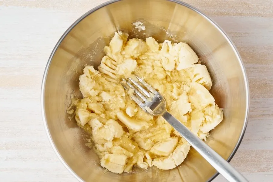 mashed bananas