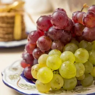 seedless seeded grapes
