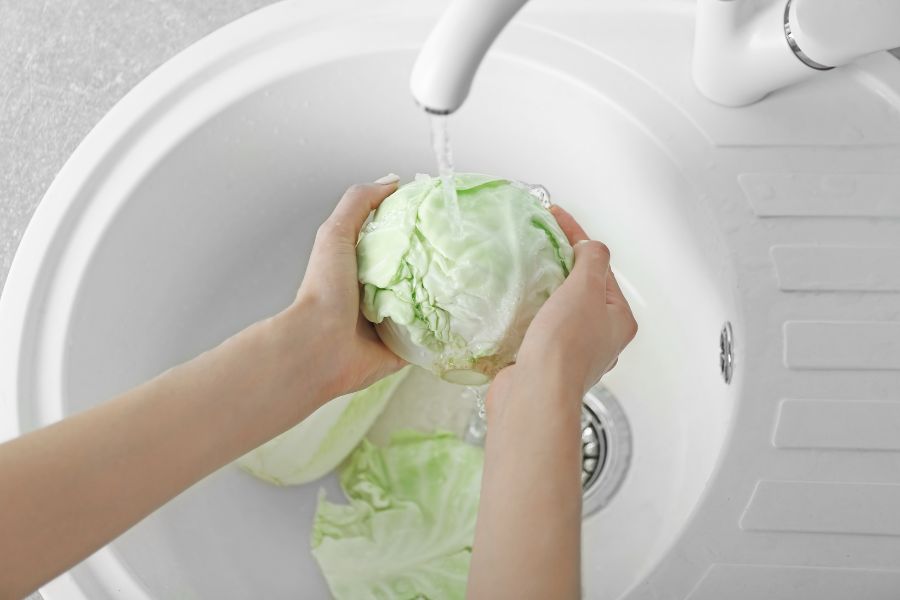 wash cabbage