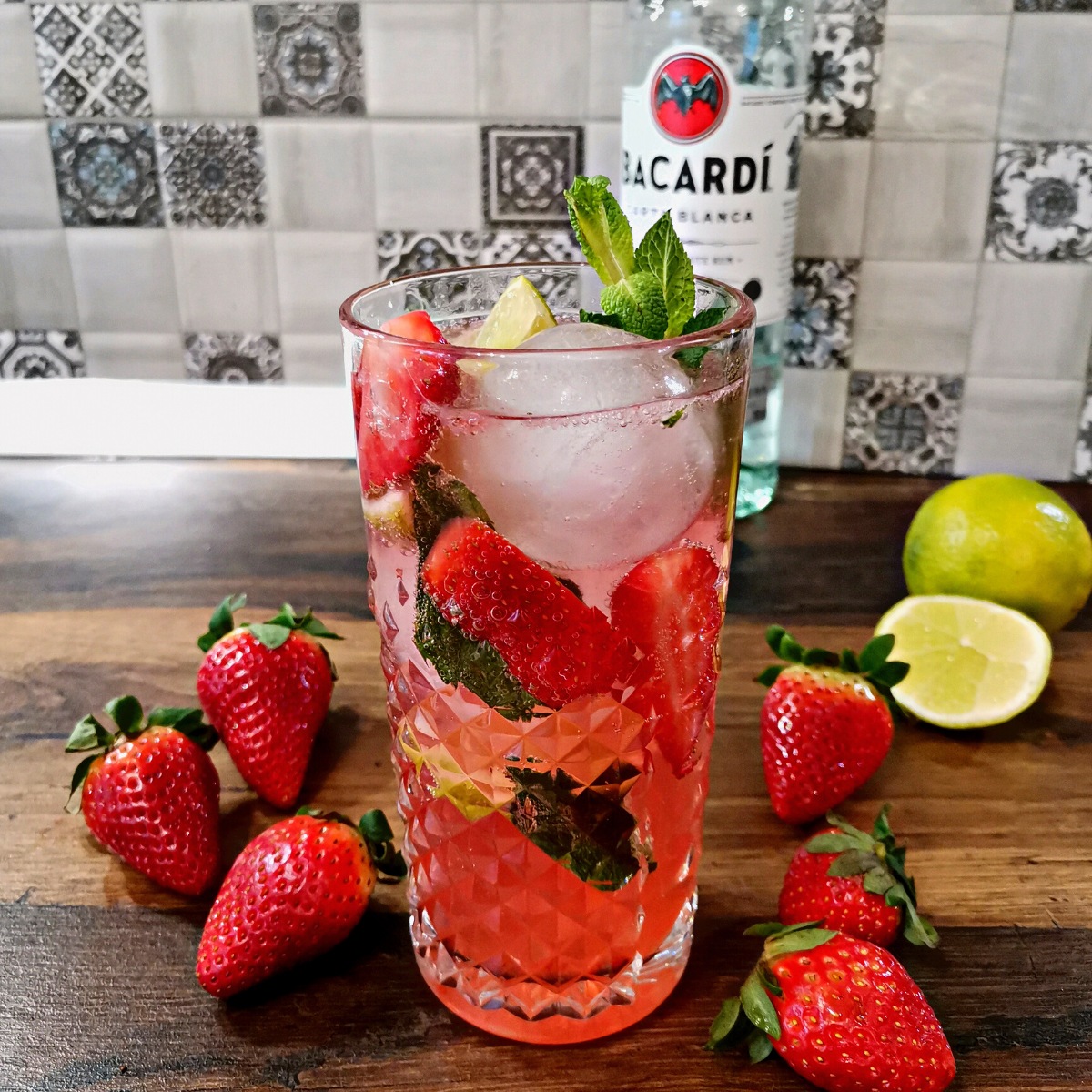 Strawberry Mojito Cocktail Recipe Foodiosity