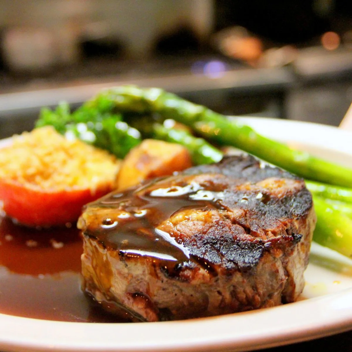 beef tenderloin and asparagus