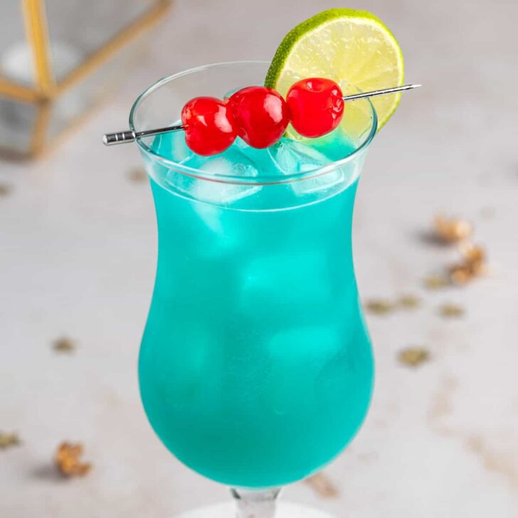 13+ Blue Cocktails To Cool You This Summer - Foodiosity