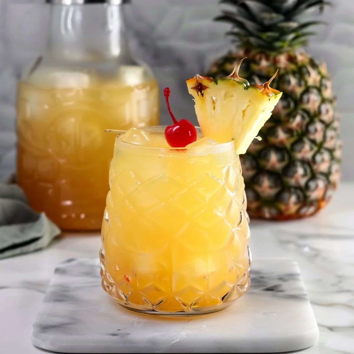 Pineapple Fuzzy Navel Cocktail - Foodiosity