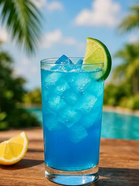 Blue Lagoon &ndash; Bright BBQ Showstopper