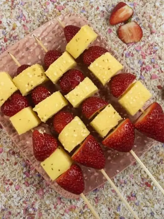 Valentine&rsquo;s Potluck Ideas: Fruit Skewers