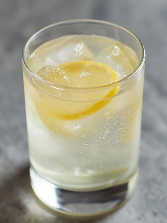 Simple Mocktail with Tonic Water