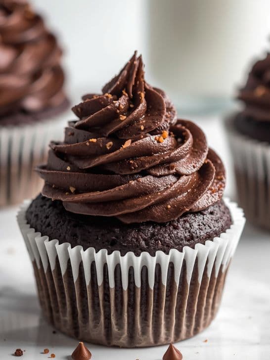 Bakery-Style Chocolate Cupcakes